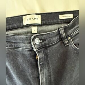 Frame Denim “Le Sleek Straight” Dark Charcoal color.